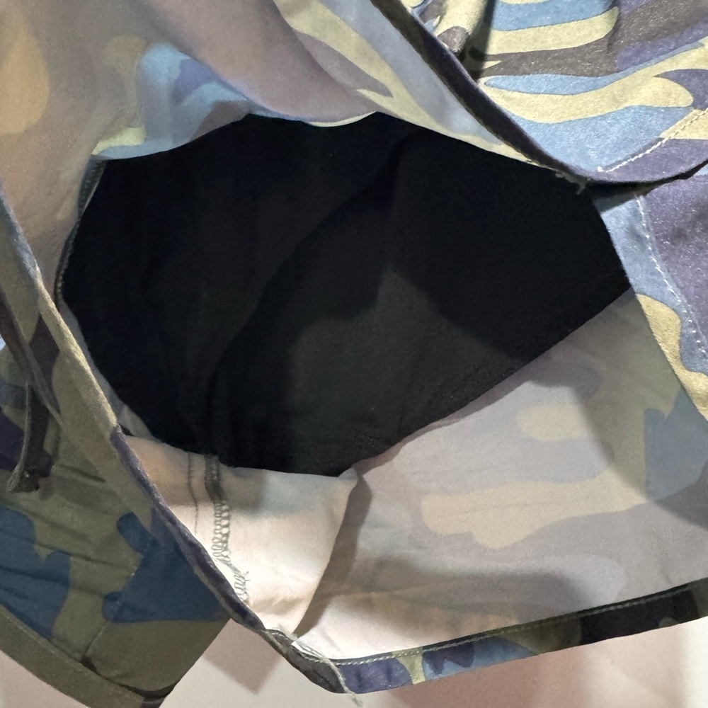 New Balance Camouflage Shorts with Drawstring - Picture 4 of 4